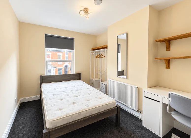 6 bedroom terraced house for rent