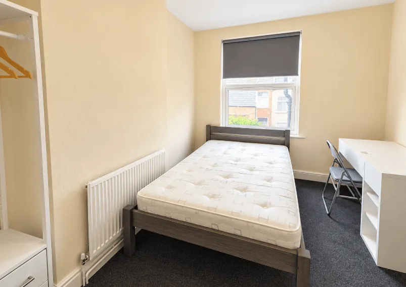 6 bedroom terraced house for rent