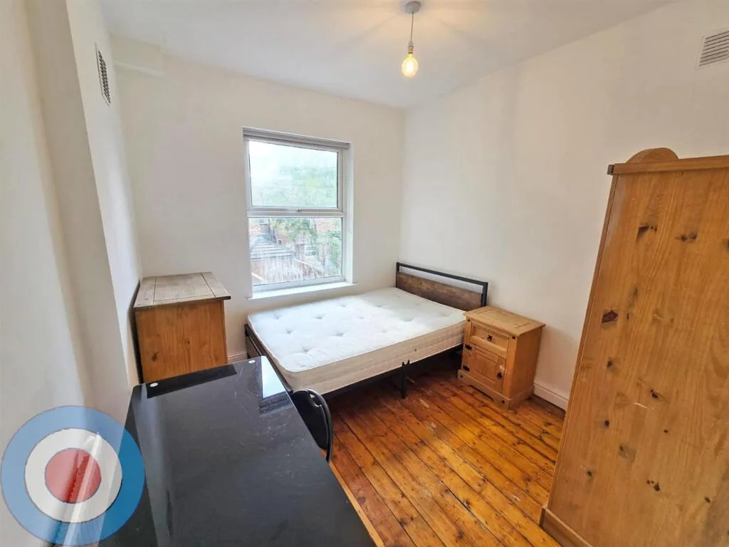 5 bedroom house for rent