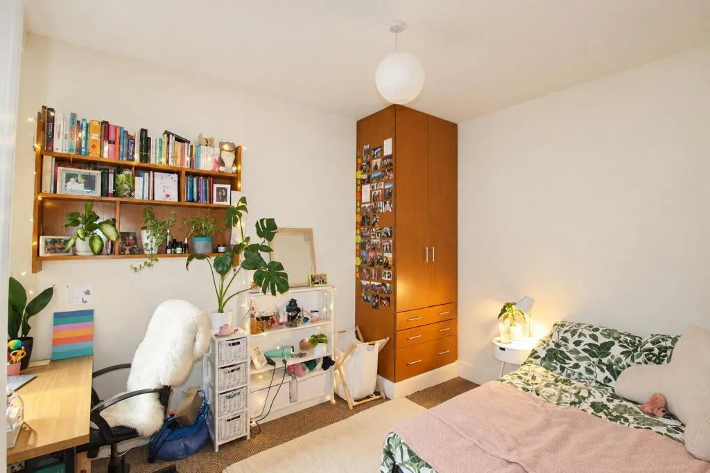 5 bedroom end of terrace house for rent