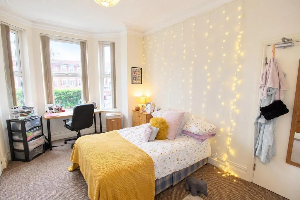 5 bedroom end of terrace house for rent