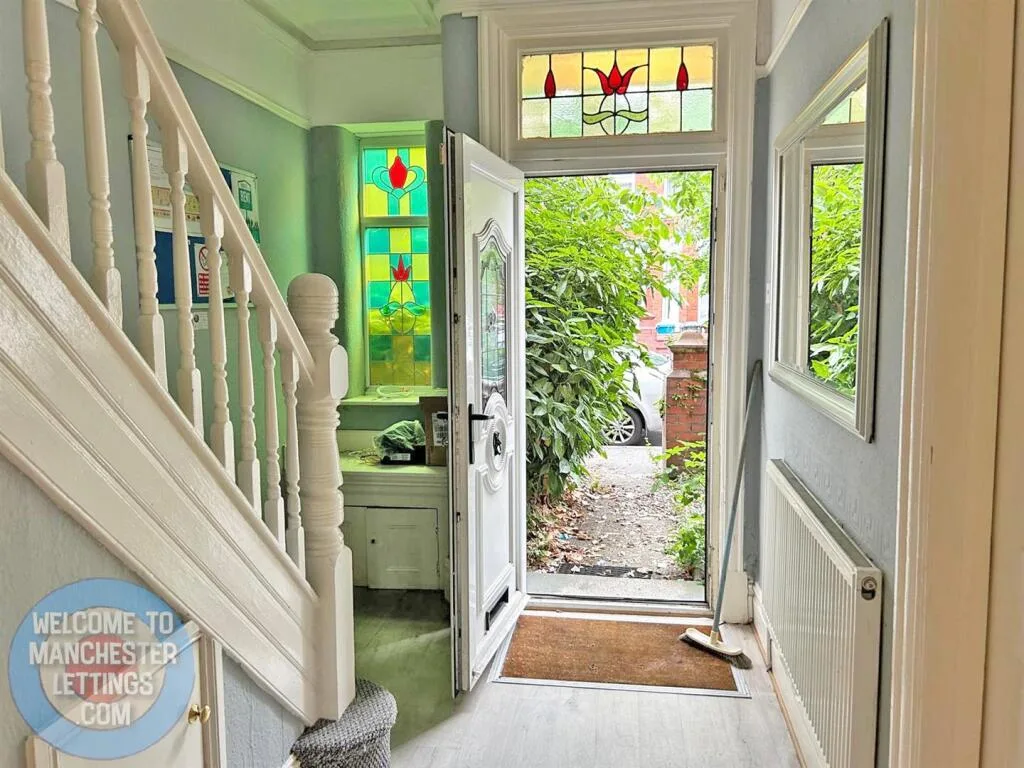 5 bedroom terraced house for rent