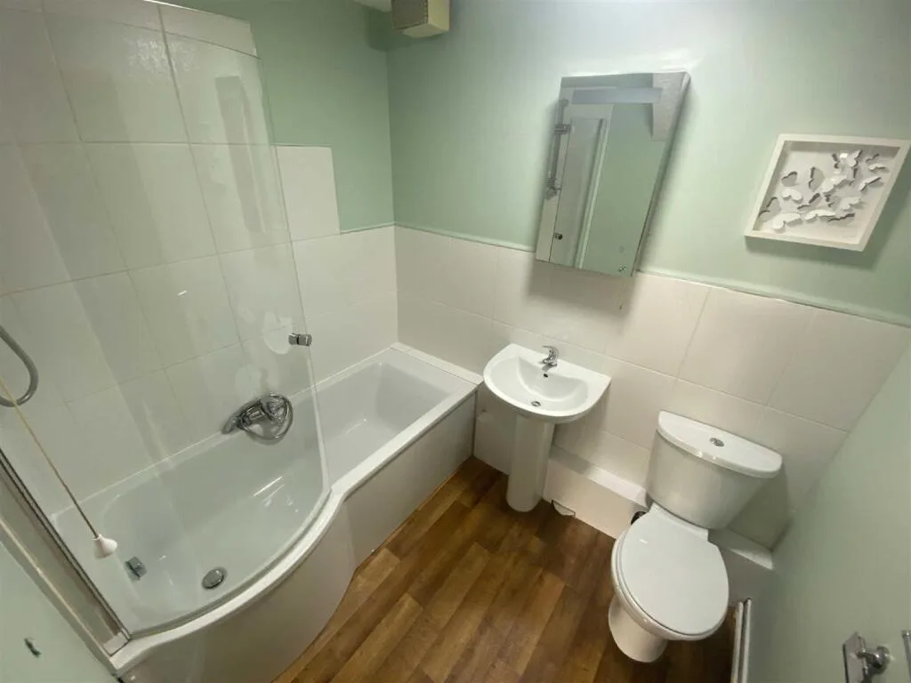 2 bedroom ground floor flat for rent