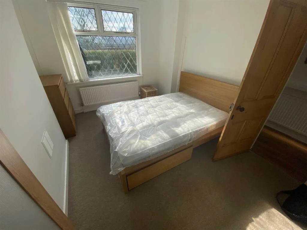 2 bedroom ground floor flat for rent