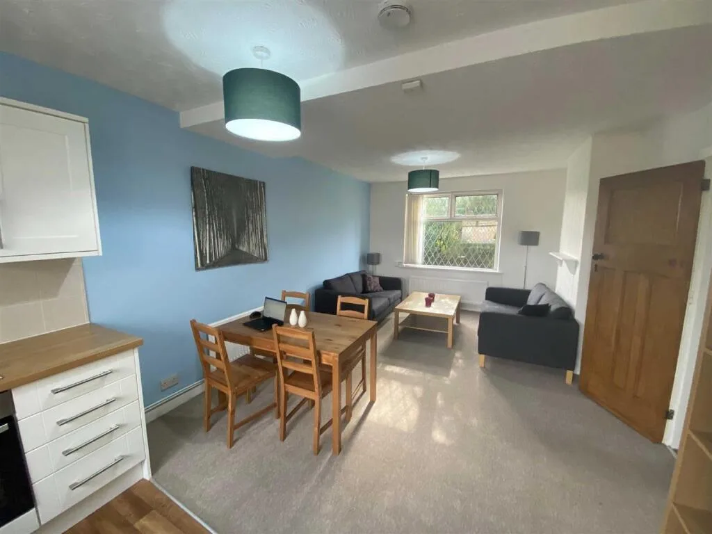 2 bedroom ground floor flat for rent