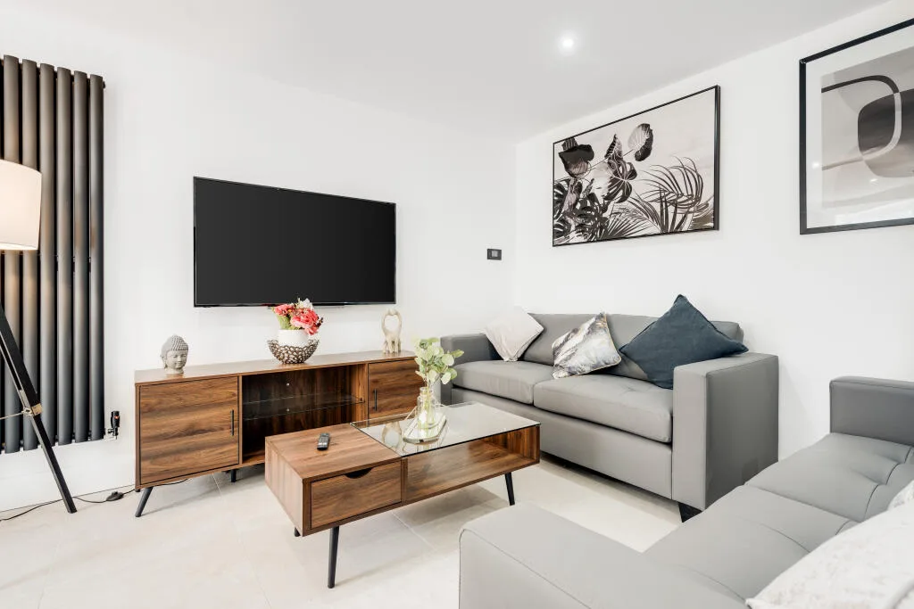 6 bedroom terraced house for rent