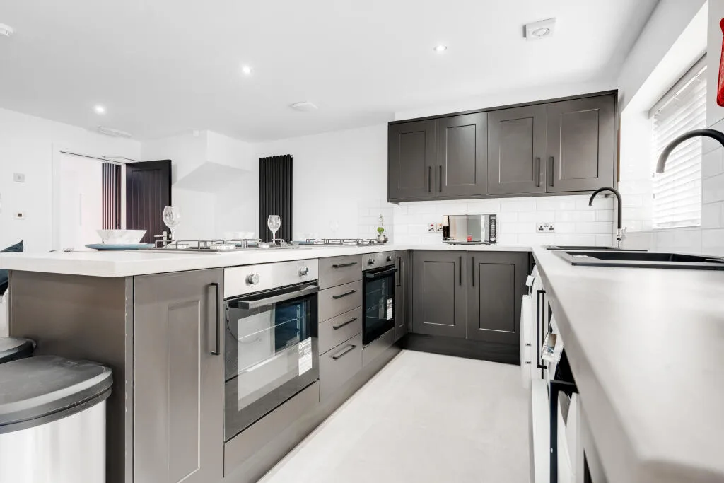 6 bedroom terraced house for rent