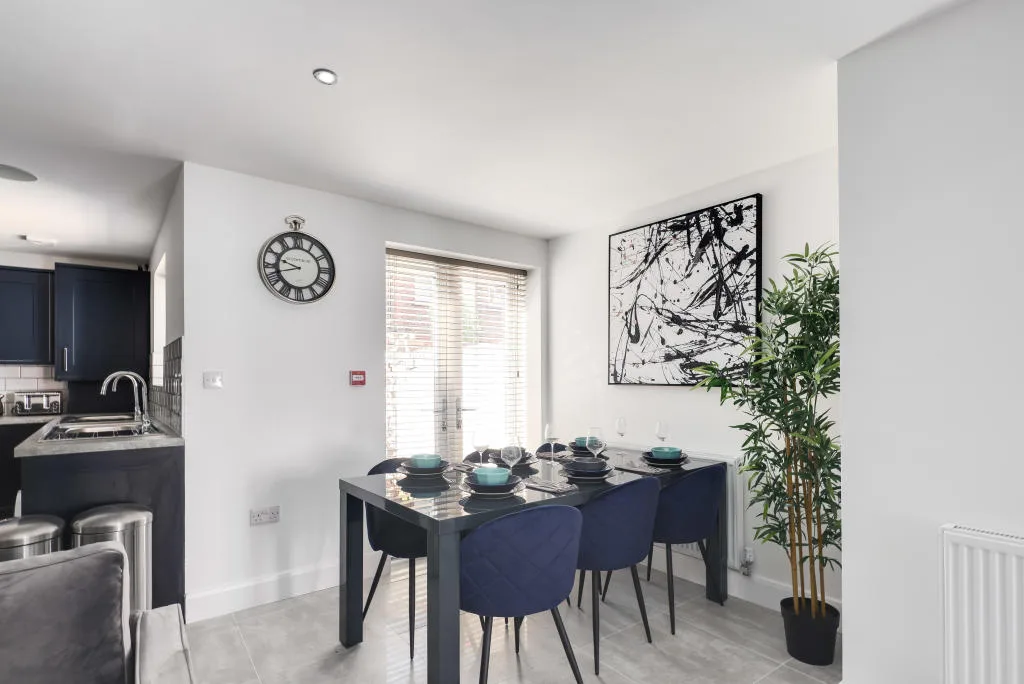 6 bedroom terraced house for rent