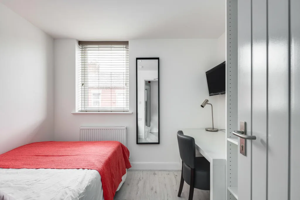 6 bedroom terraced house for rent