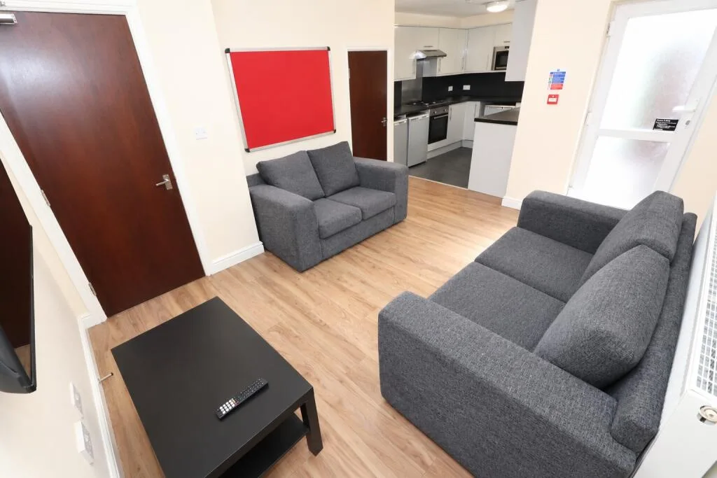 5 bedroom terraced house for rent
