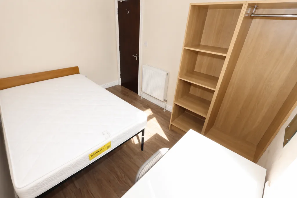 5 bedroom terraced house for rent