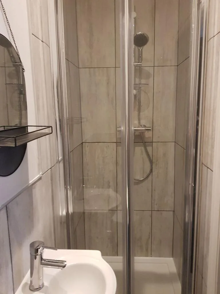 6 bedroom terraced house for rent