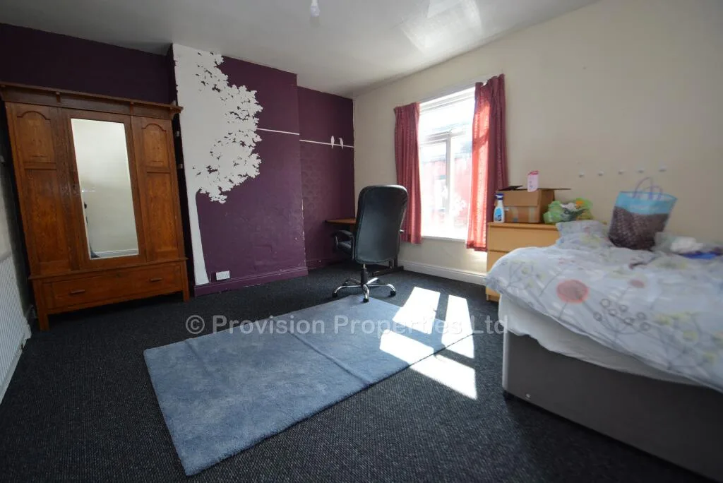 6 bedroom terraced house for rent