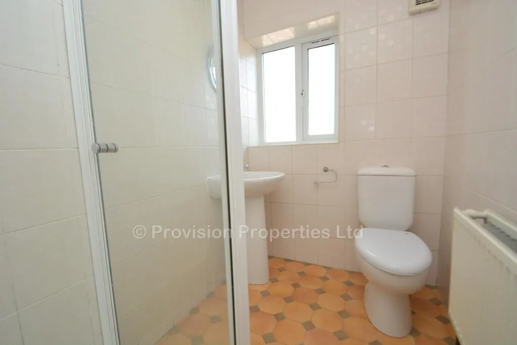 6 bedroom terraced house for rent