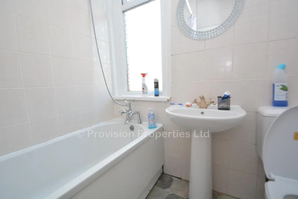 6 bedroom terraced house for rent