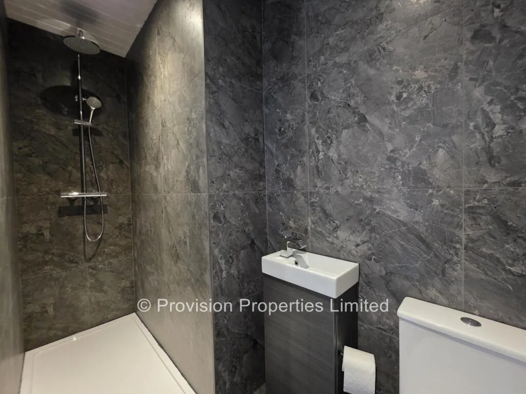 6 bedroom terraced house for rent