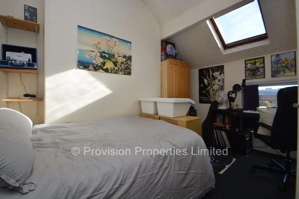 6 bedroom terraced house for rent
