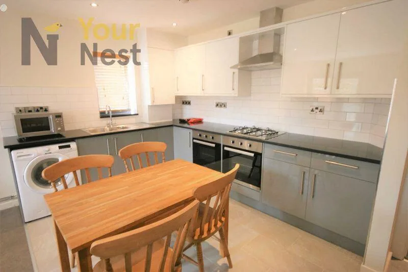 5 bedroom detached house for rent