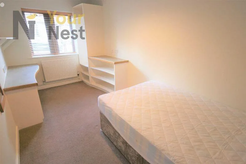 5 bedroom detached house for rent