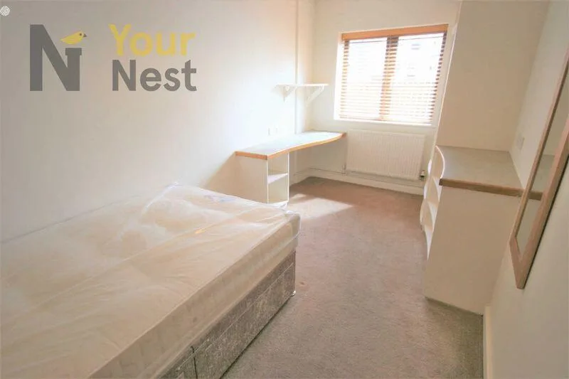 5 bedroom detached house for rent