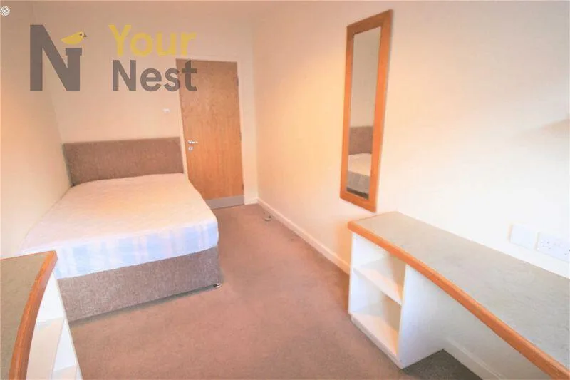 5 bedroom detached house for rent