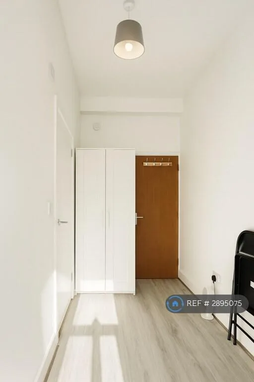 1 bedroom house share for rent