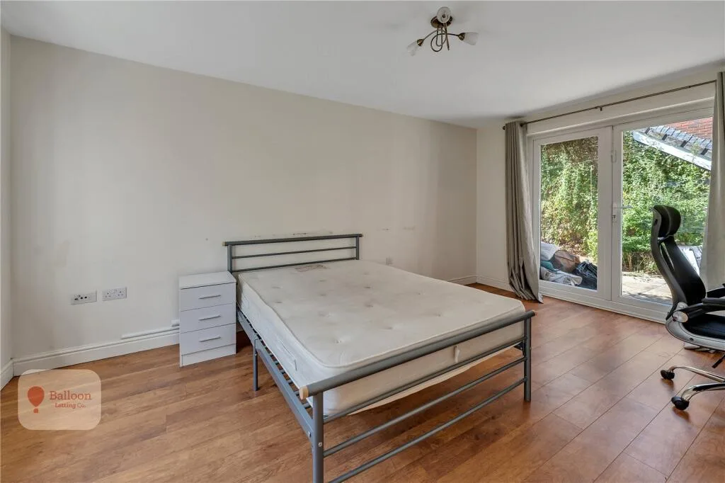 6 bedroom detached house for rent