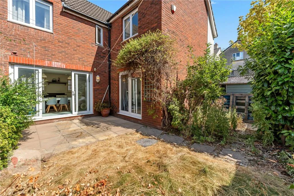 6 bedroom detached house for rent