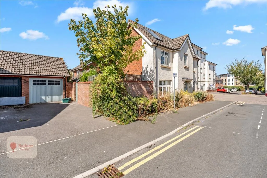 6 bedroom detached house for rent