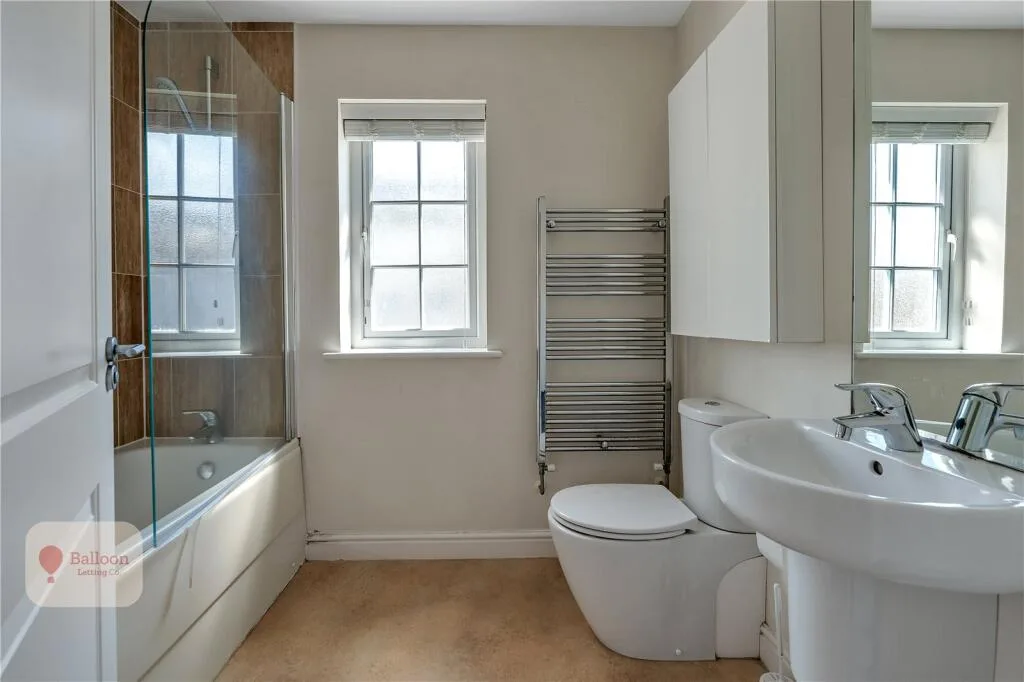 6 bedroom detached house for rent