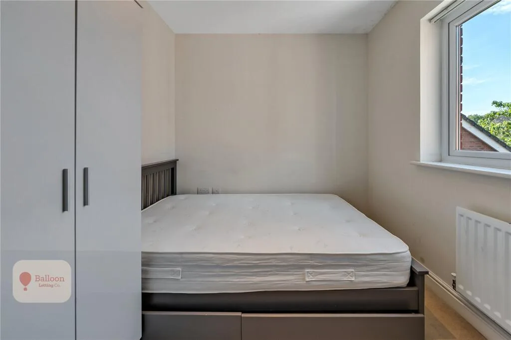 6 bedroom detached house for rent