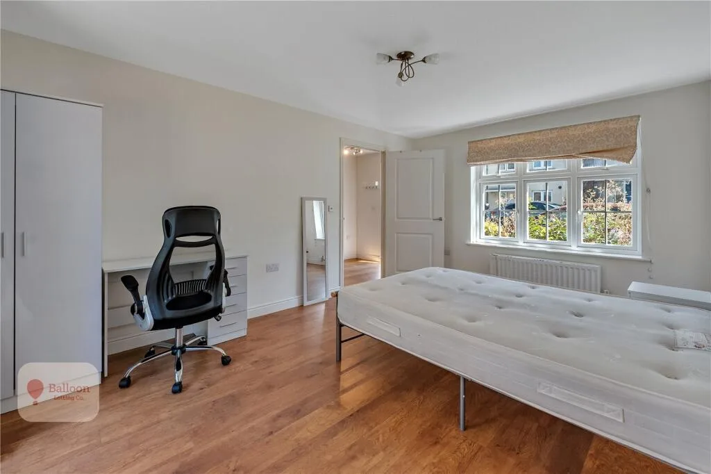 6 bedroom detached house for rent