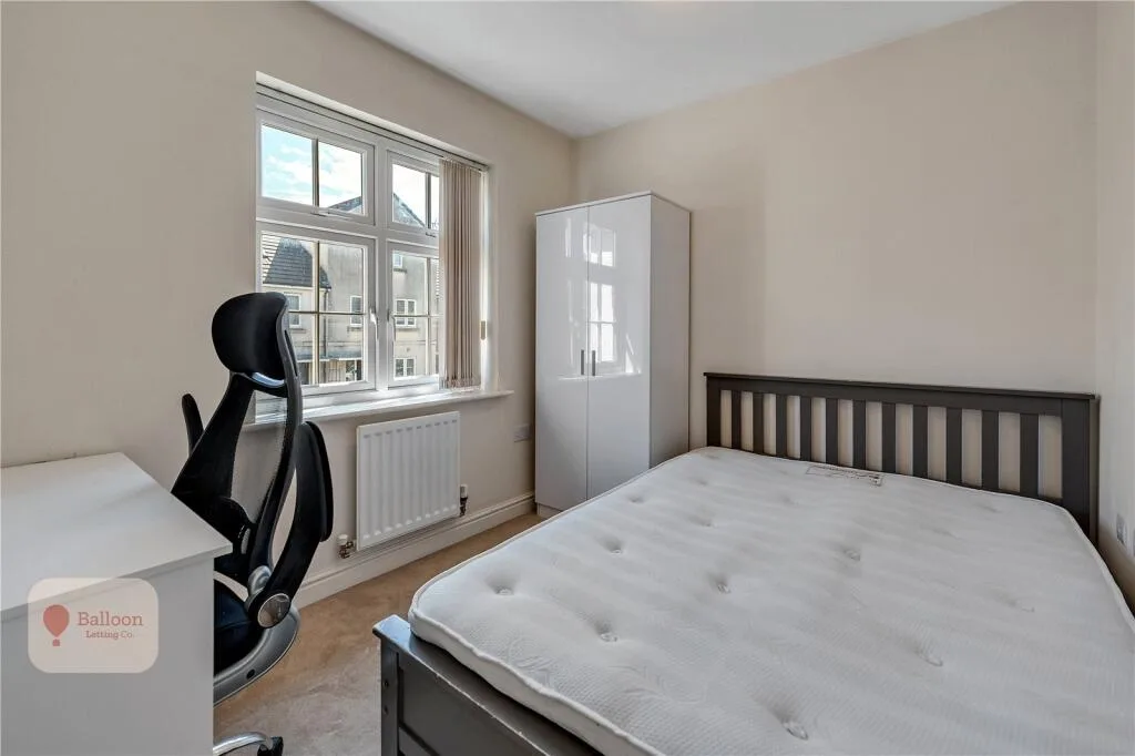 6 bedroom detached house for rent