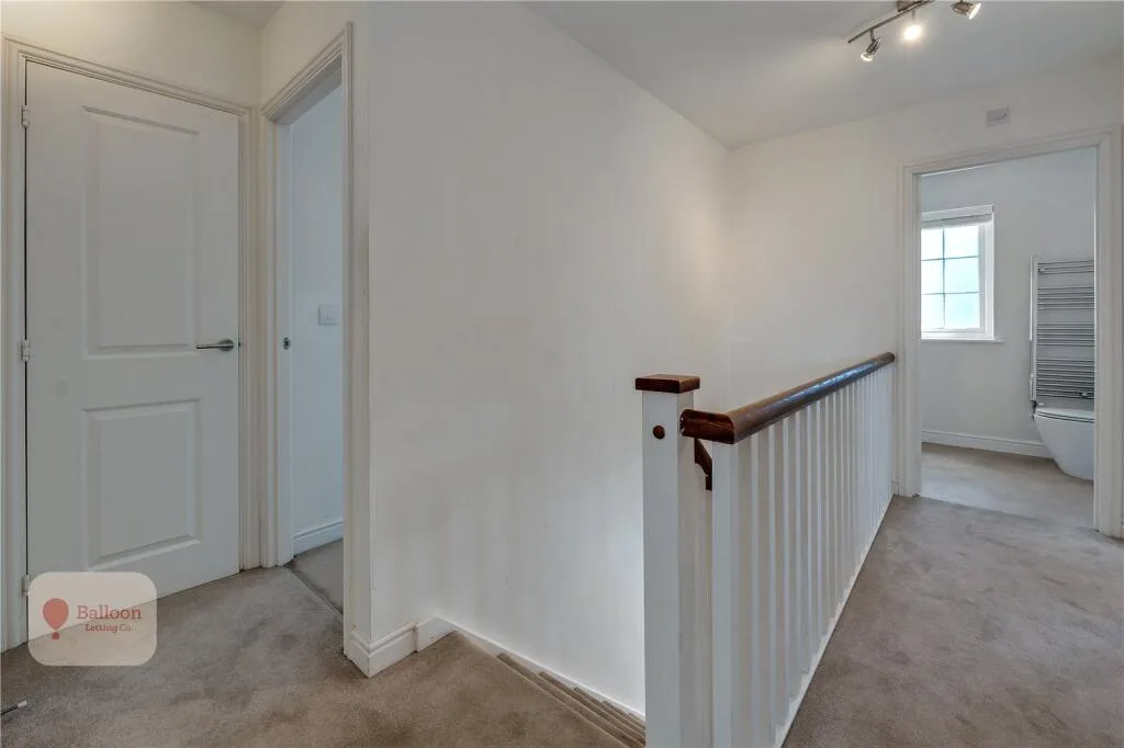 6 bedroom detached house for rent