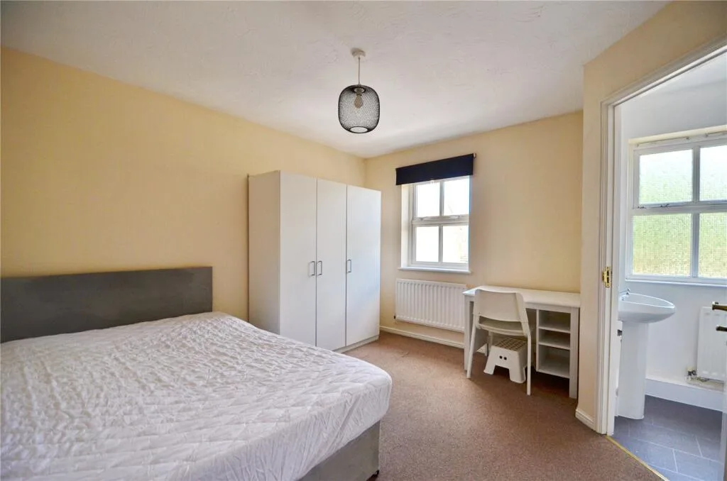 4 bedroom terraced house for rent