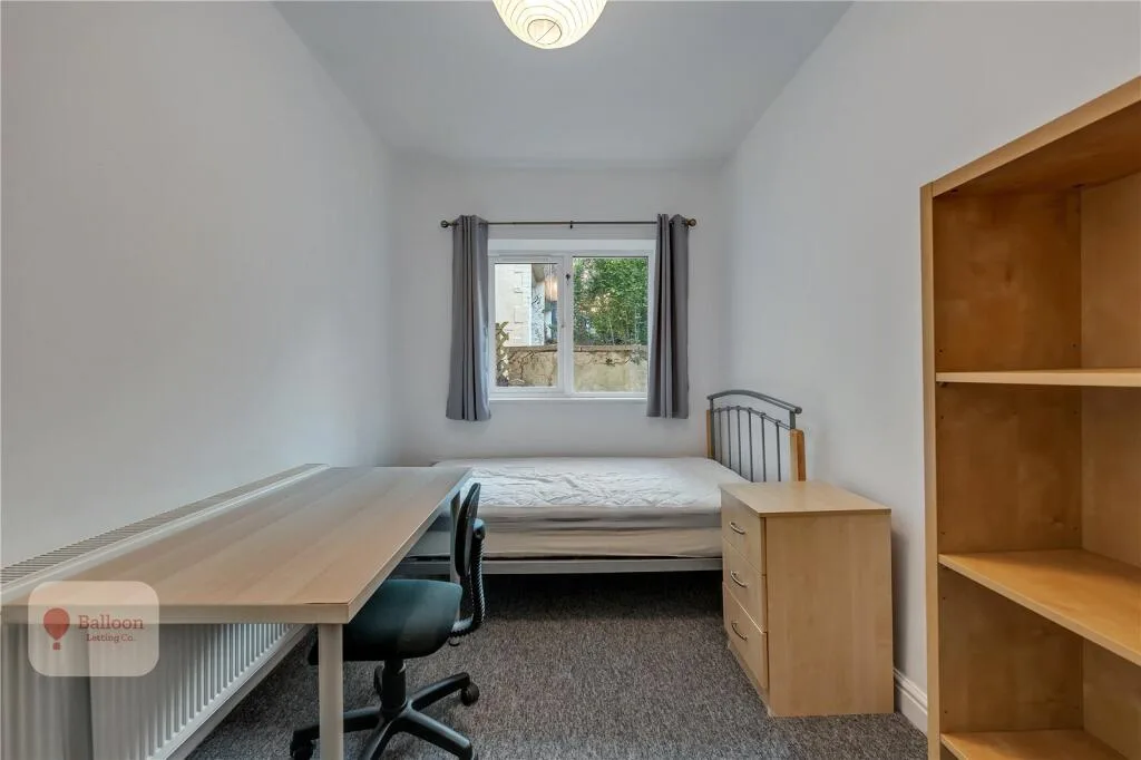4 bedroom semi-detached house for rent