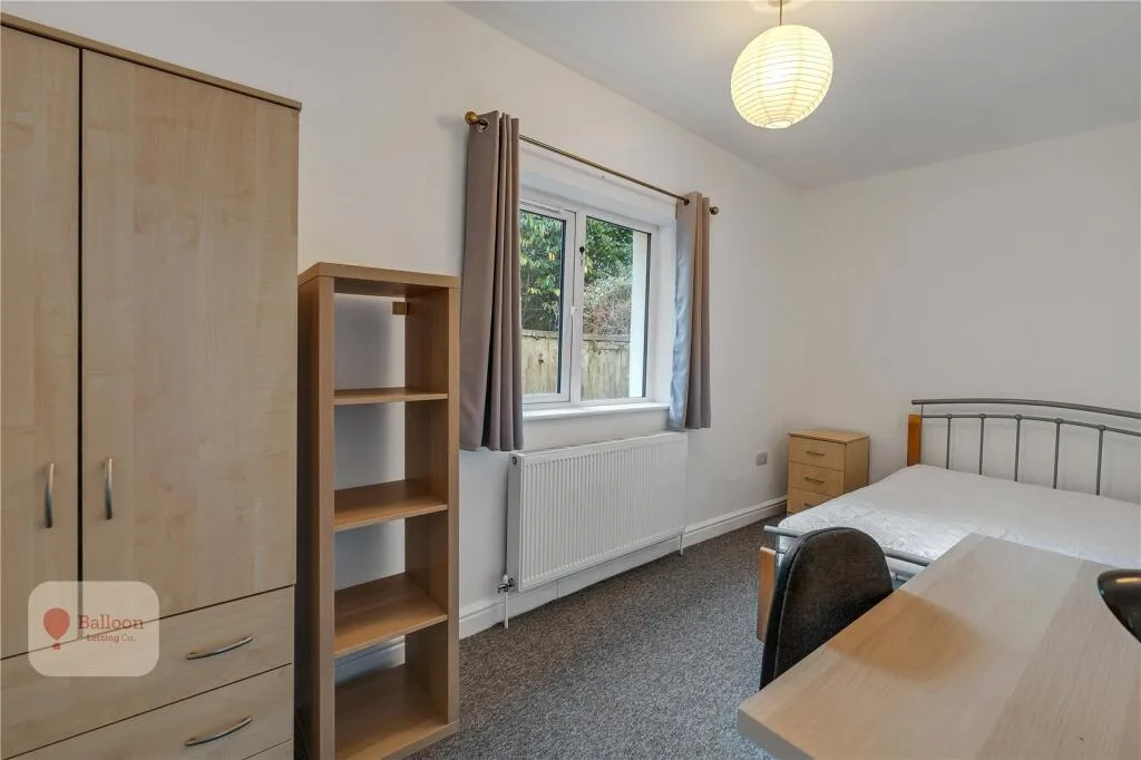 4 bedroom semi-detached house for rent