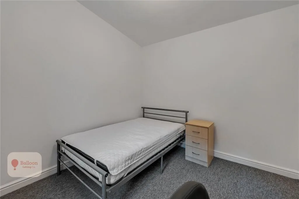 4 bedroom semi-detached house for rent