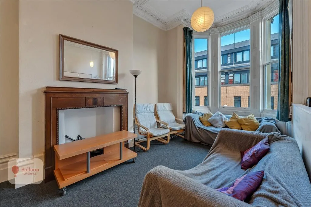 6 bedroom maisonette for rent