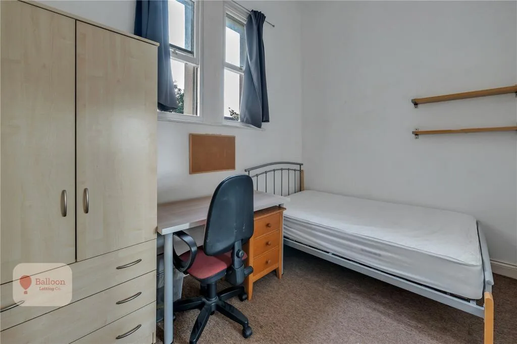 6 bedroom maisonette for rent