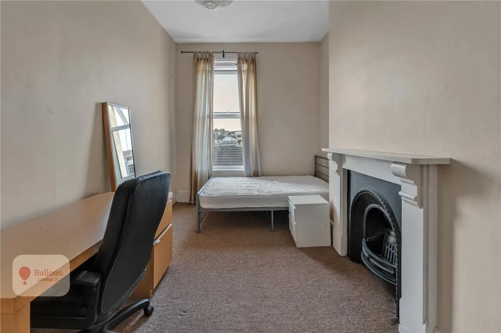 6 bedroom maisonette for rent