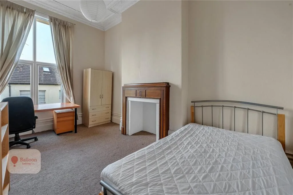 6 bedroom maisonette for rent
