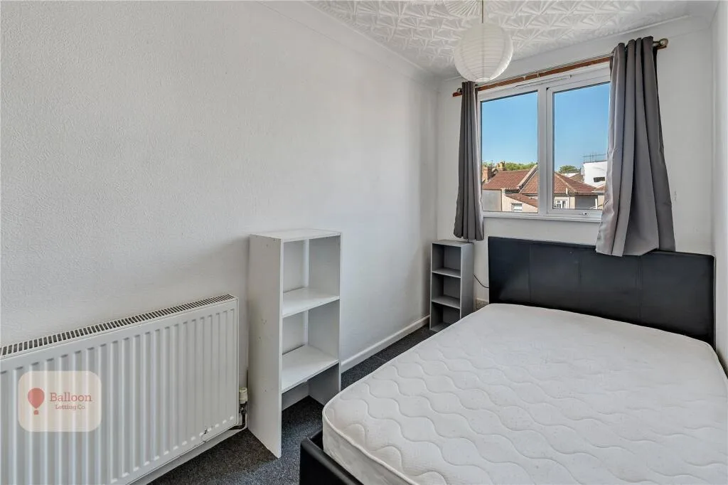 6 bedroom semi-detached house for rent
