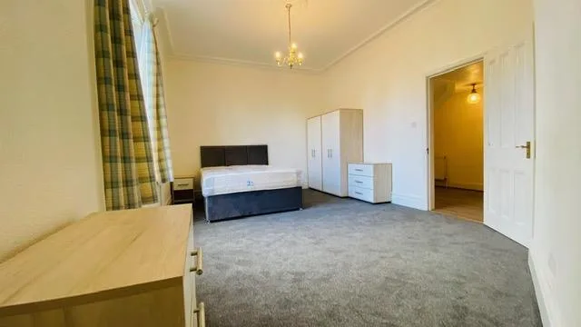 3 bedroom flat for rent