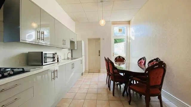 3 bedroom flat for rent