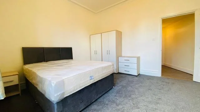 3 bedroom flat for rent