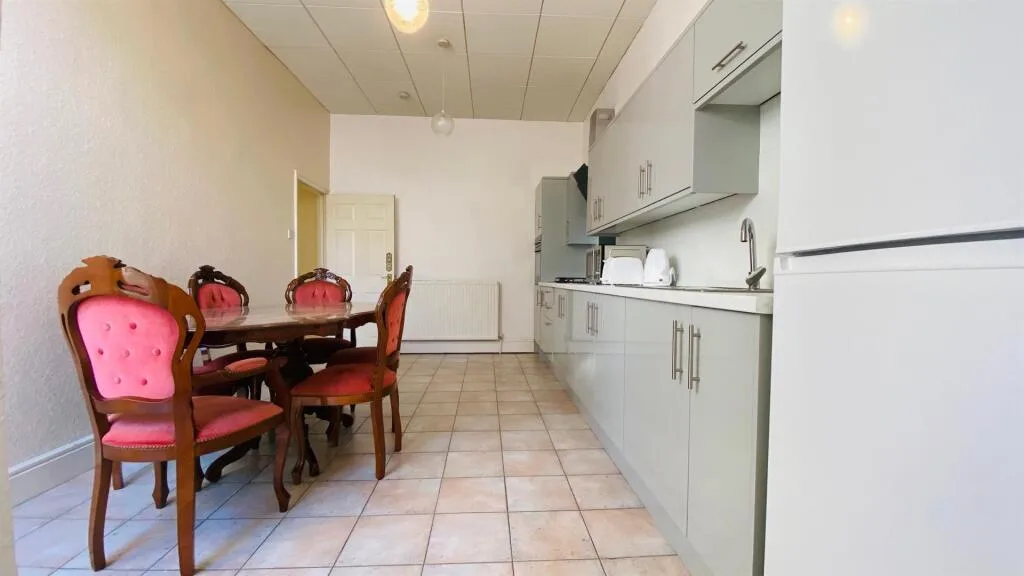 3 bedroom flat for rent