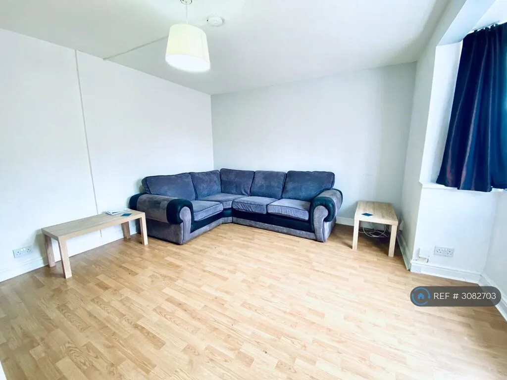 7 bedroom semi-detached house for rent