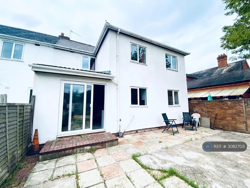 7 bedroom semi-detached house for rent