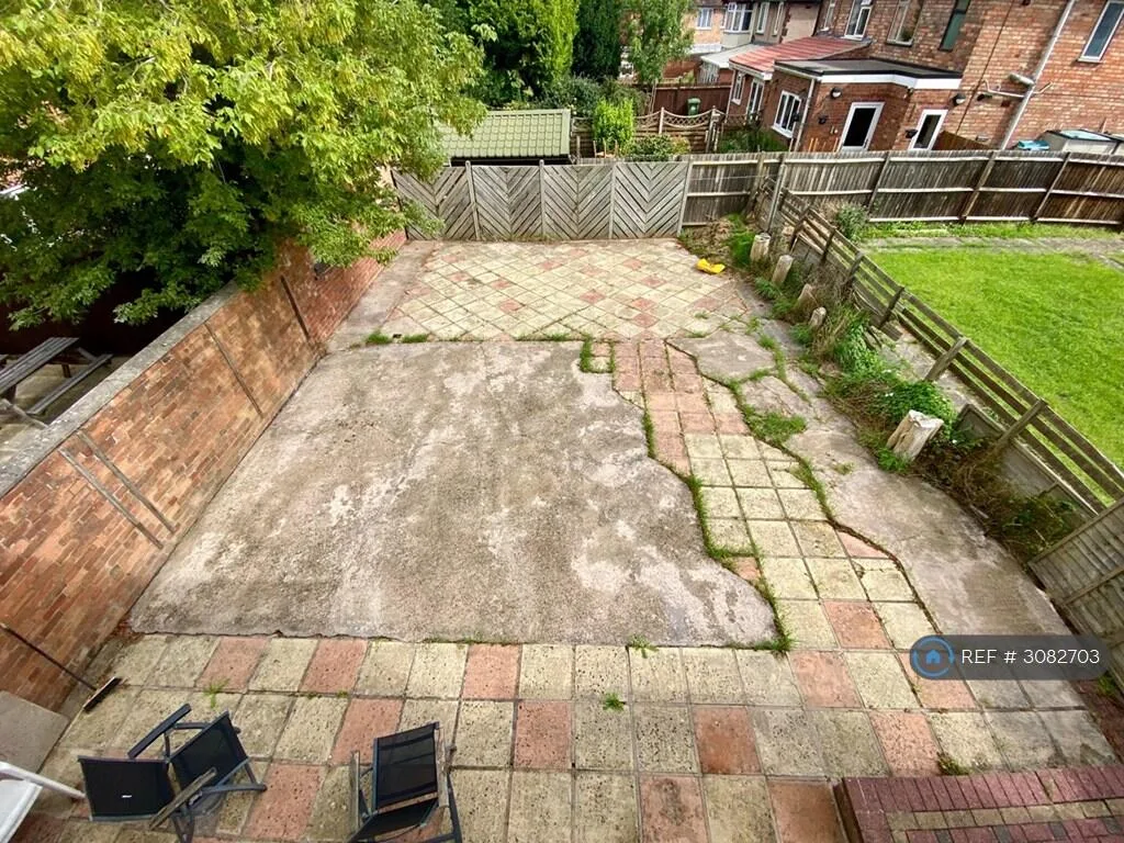 7 bedroom semi-detached house for rent